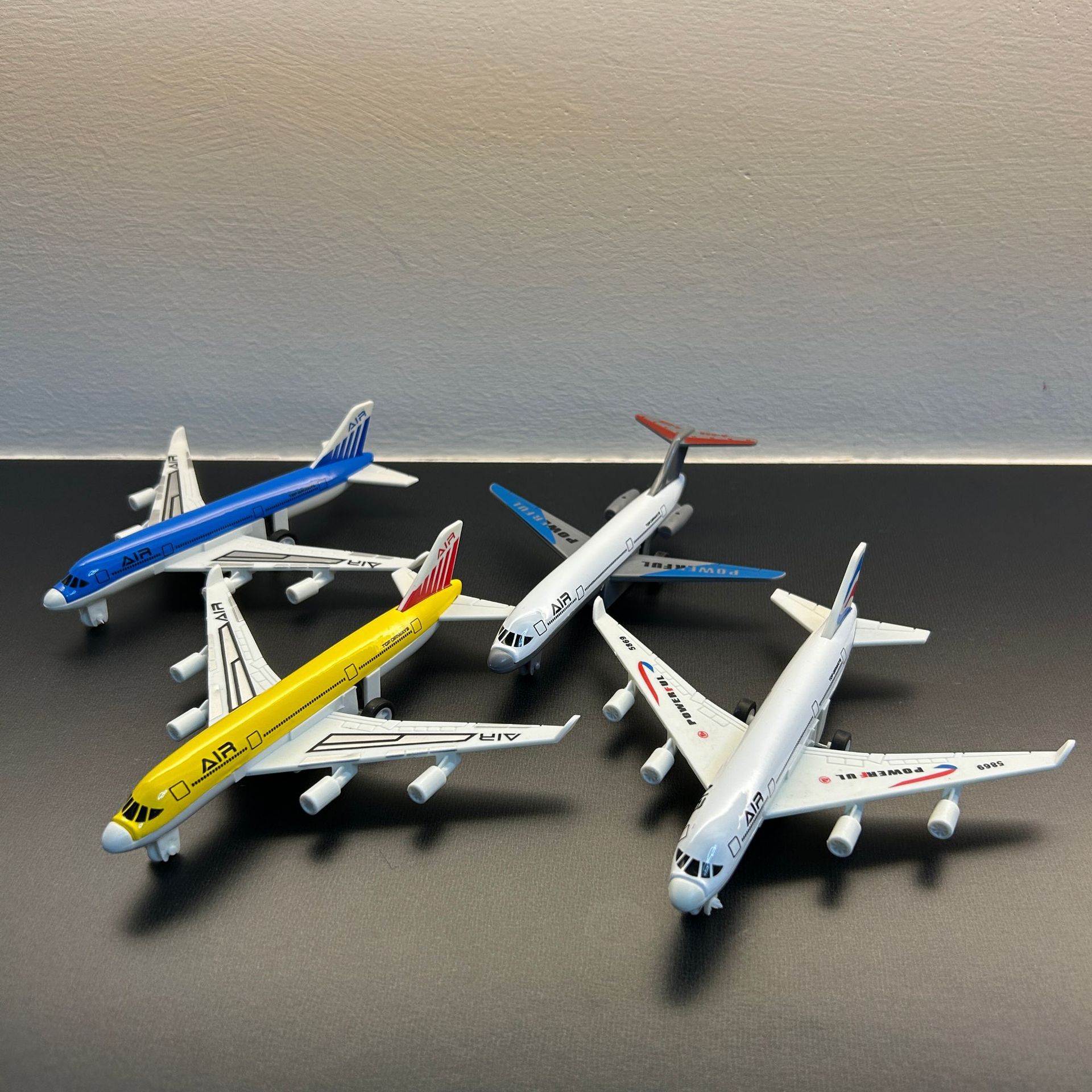 Miniature Aviation Model Child - đánh giá và giá Kids Toys Review